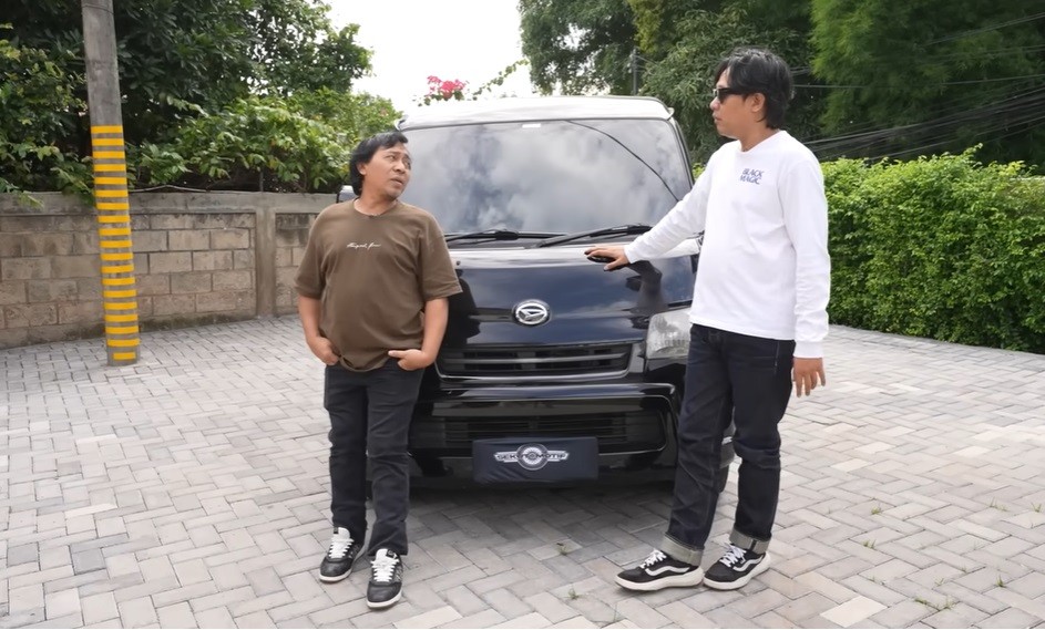 Komeng Ngaku Tak Diberi Mobil Dinas Buat Kerja: Cuma Dikasih Pelat Nomor