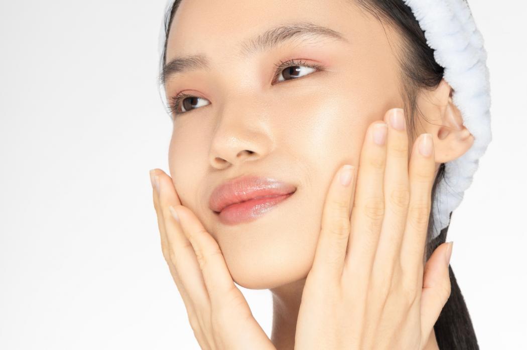 Kulit Kusam usai Liburan? Ini Cara Cepat Bikin Kulit Glowing Lagi!