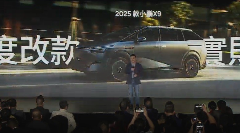 Luncurkan Kendaraan Listrik X9 Terbaru, Xpeng Pamer Teknologi AI, Robot hingga Mobil Terbang