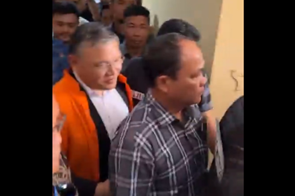 Diperiksa 3 Jam Kasus Korupsi Hibah, Hein Arina Ketua BPMS GMIM Langsung Ditahan Polda Sulut