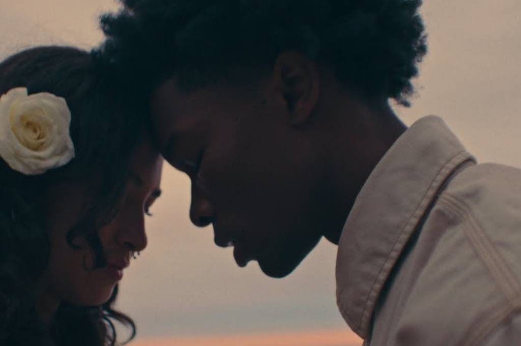 Lirik Lagu Here with Me - d4vd dan Terjemahan: Menyelami Makna Cinta yang Abadi