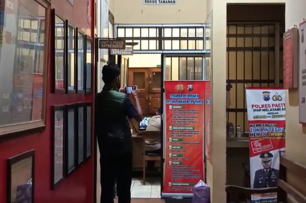 Aiptu LC Anggota Polres Pacitan Dipecat usai Terbukti Perkosa Tahanan Wanita