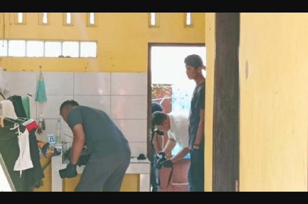 Mayat Perempuan Telanjang Ditemukan Terlilit Lakban di Kamar Kos Ciamis, Diduga Dibunuh