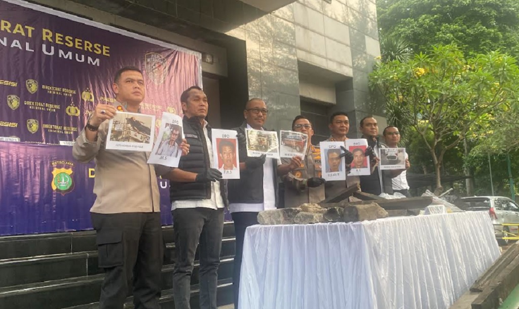 Polda Metro Ultimatum 4 DPO Pembakar Mobil Polisi di Depok: Serahkan Diri atau Ditindak Tegas