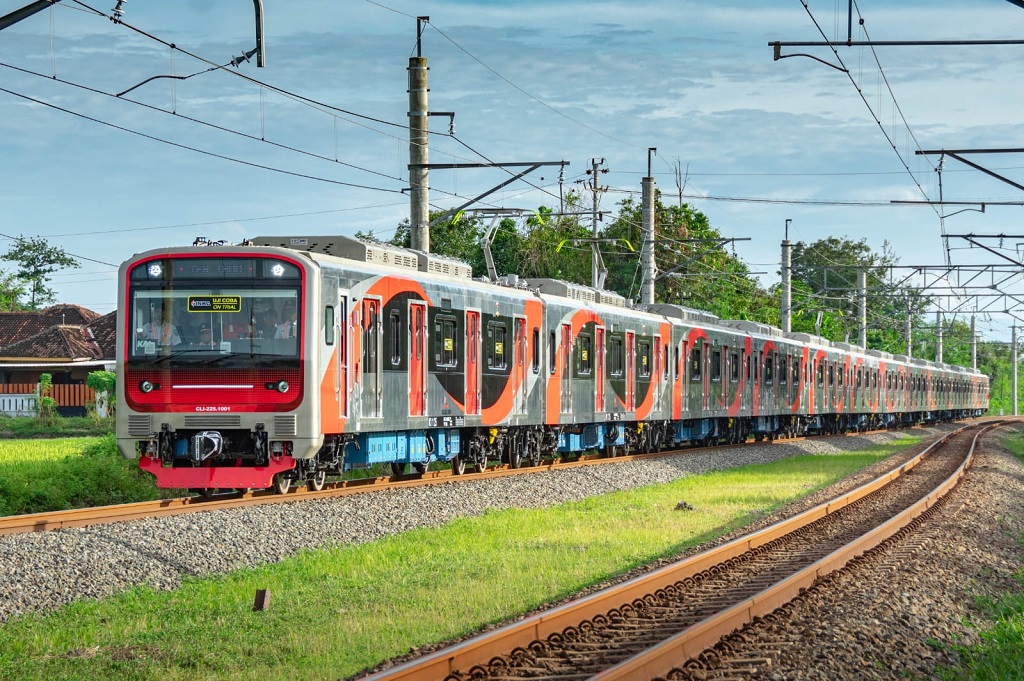 KRL Baru Produksi INKA Tiba di Jakarta, Siap Jalani Uji Dinamis 4.000 Km
