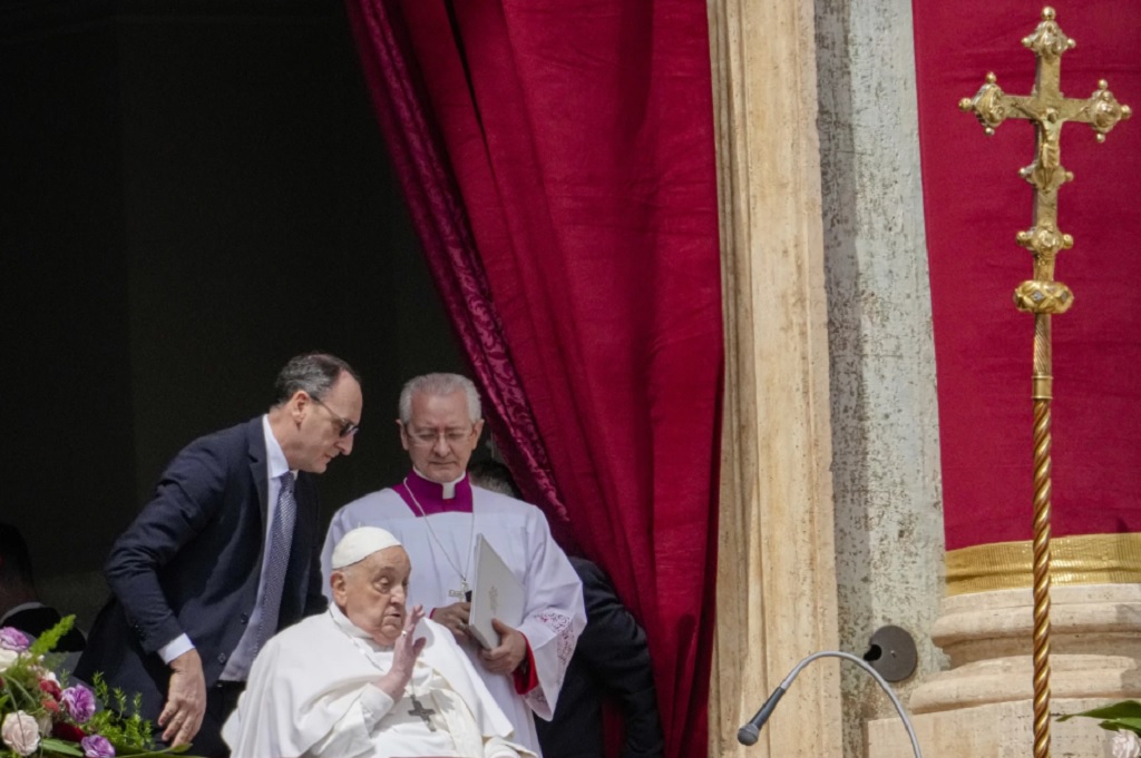 Momen Terakhir Paus Fransiskus Tampil di Hari Paskah Sebelum Wafat