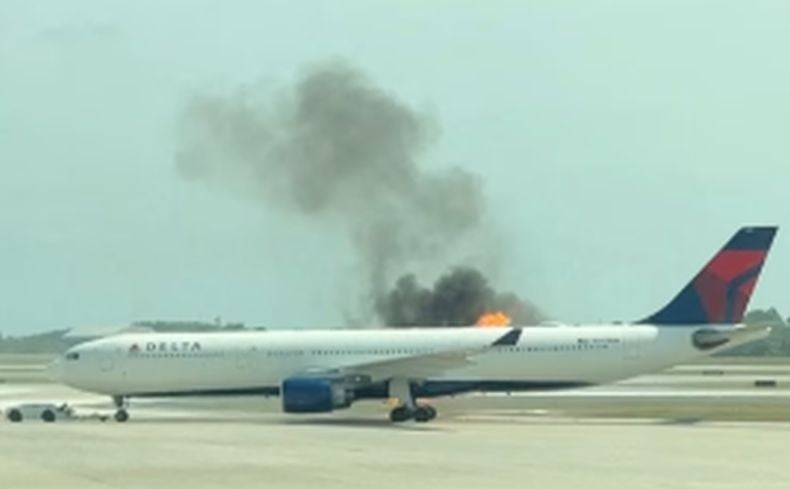 Ngeri! Pesawat Airbus A330 Bawa 294 Orang Terbakar saat Akan Lepas Landas