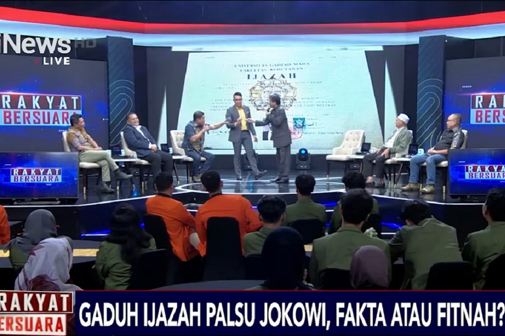 Panas! Roy Suryo dan Silfester Matutina Debat soal Ijazah Jokowi