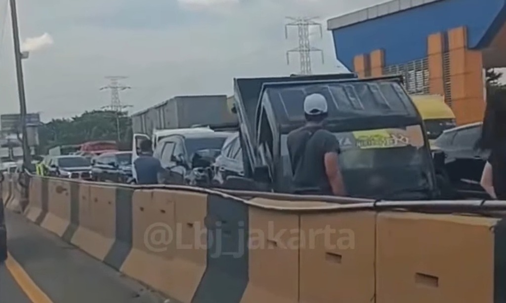 Kecelakaan Beruntun Terjadi di Tol Jakarta-Tangerang, Libatkan 5 Mobil
