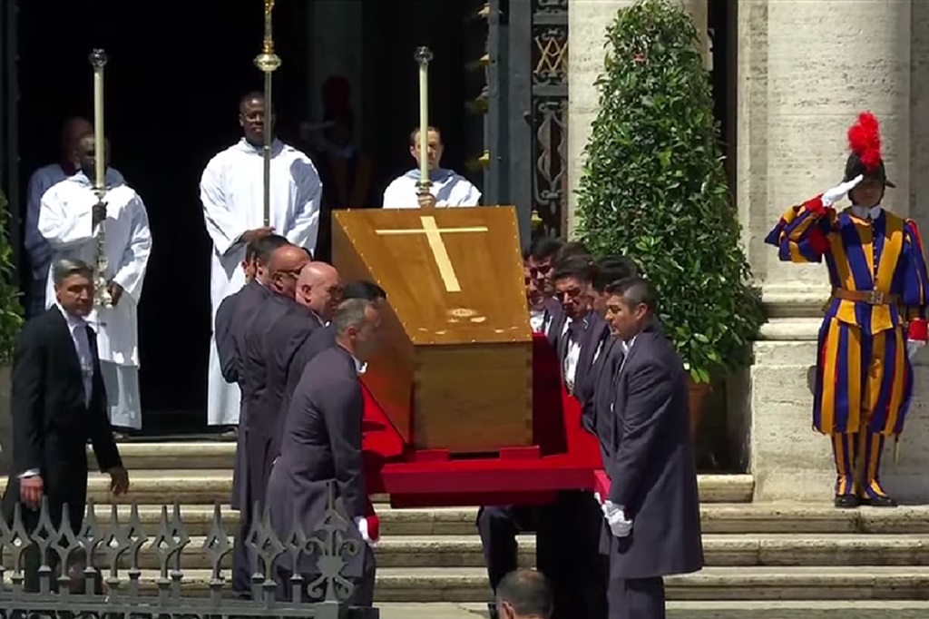 Jenazah Paus Fransiskus Tiba di Basilika Santa Maria, Pemakaman Digelar Tertutup