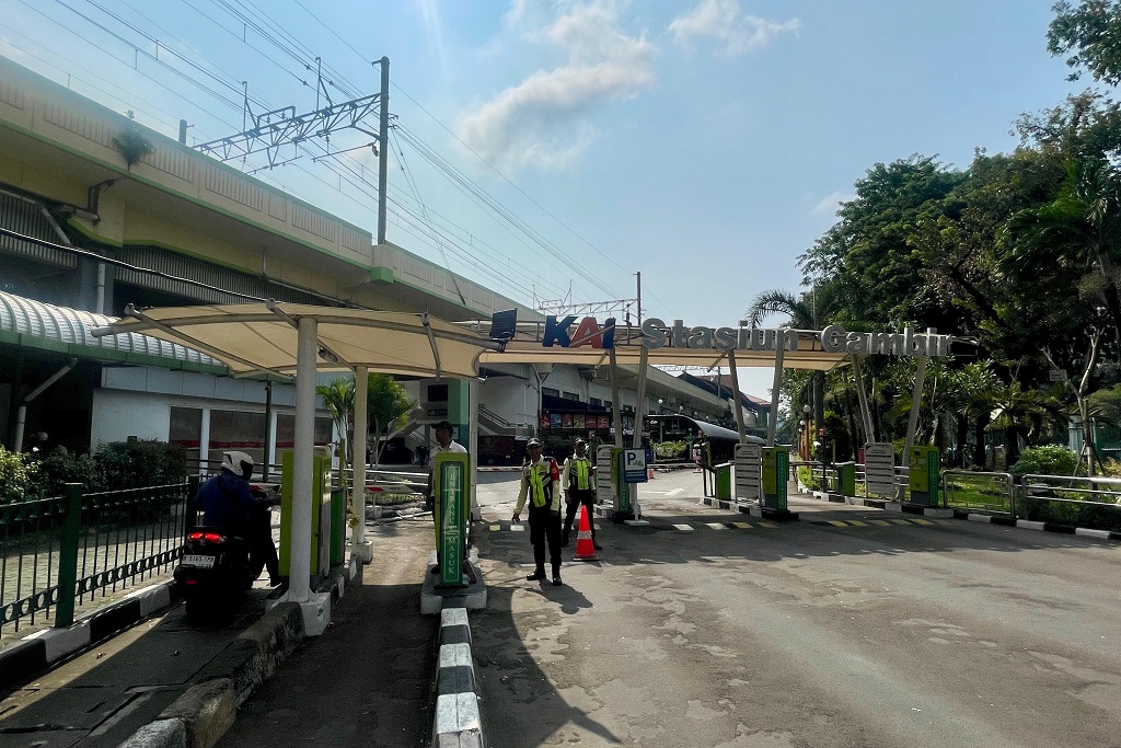 Viral Motor di Parkiran Stasiun Gambir Digasak Maling, Ini Respons KAI