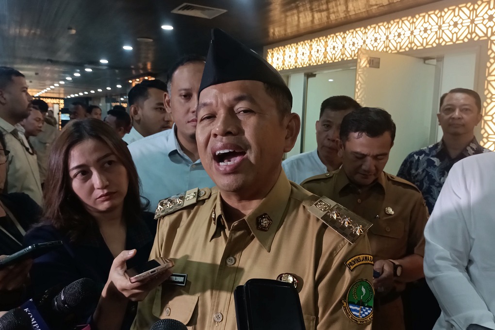 Dedi Mulyadi Balas Respons Mendikdasmen soal Larangan Wisuda Sekolah: Saya Tak akan Dengar Siapa Pun