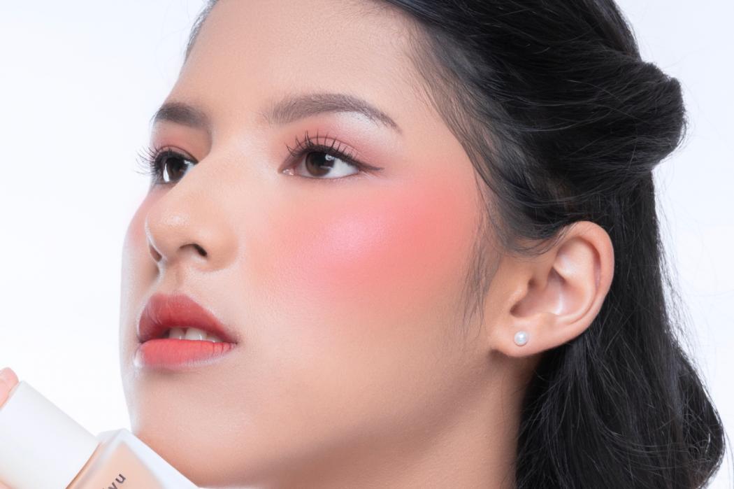Tips Mudah Pakai Chewy Blush, Pemula Dijamin Bisa! 