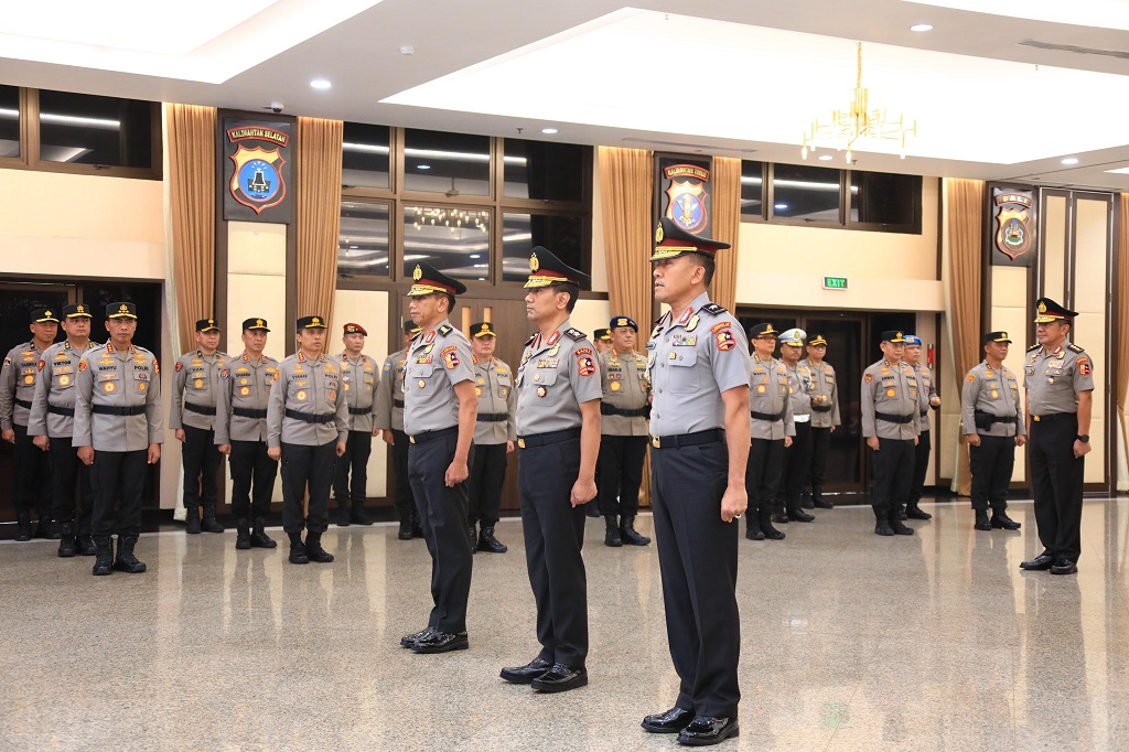 13 Perwira Tinggi Polri Naik Pangkat, 2 Irjen Jadi Jenderal Bintang Tiga
