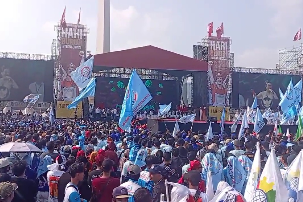 Penampakan Panggung Megah May Day 2025 di Monas, Buruh Mulai Berdatangan