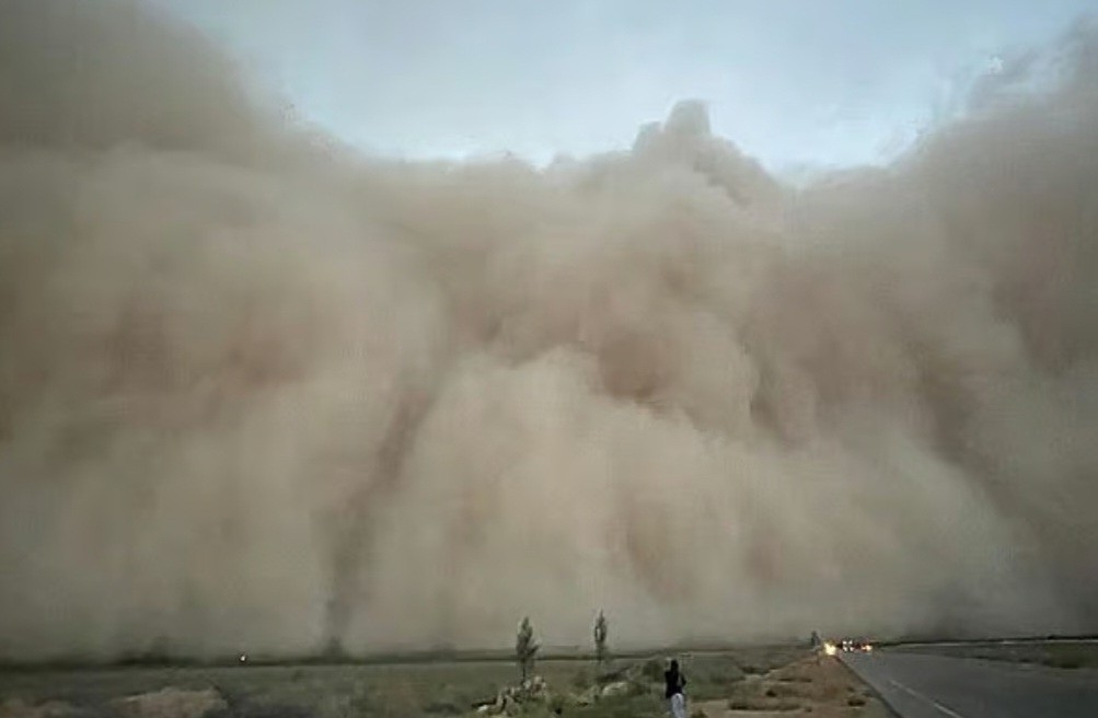 Dahsyatnya Badai Pasir di Saudi, seperti Tembok Setinggi 2 Km Melaju 100 Km per Jam