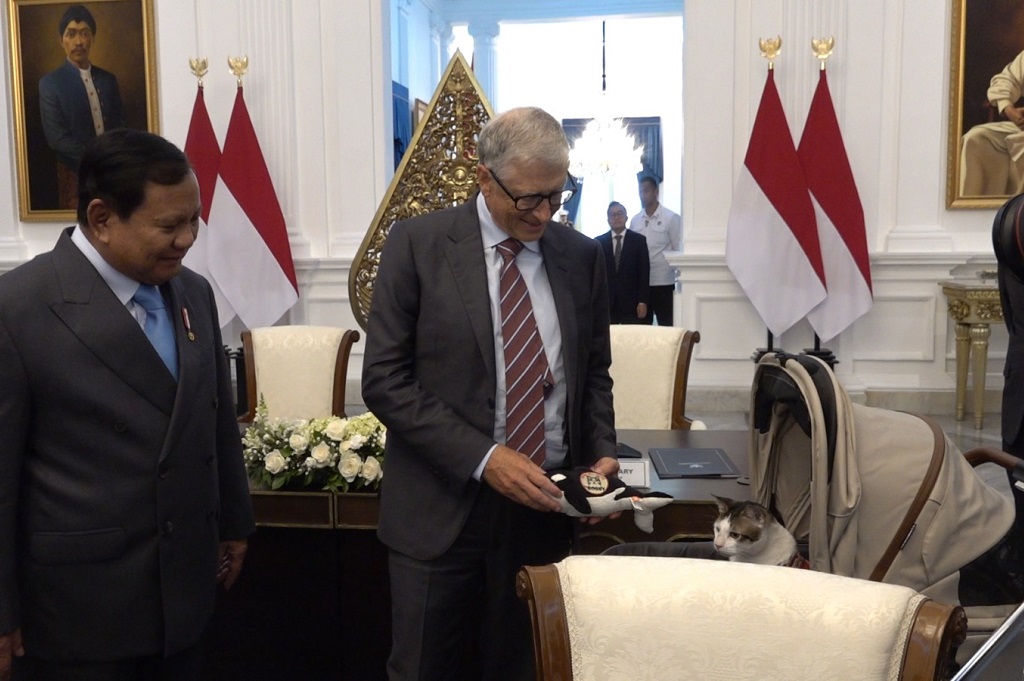 Momen Bill Gates Beri Hadiah ke Bobby Kertanegara Kucing Kesayangan Prabowo
