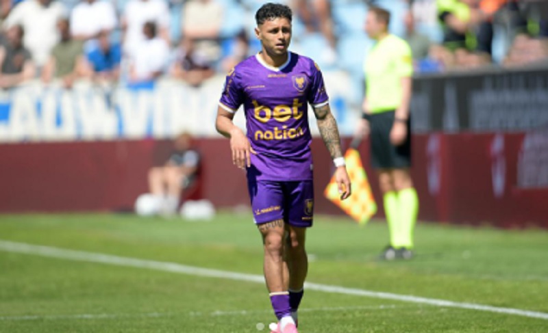 Bertabur Bintang! Calon Rekan Setim Dean James di AEK Athens: Ada Martial hingga Lamela