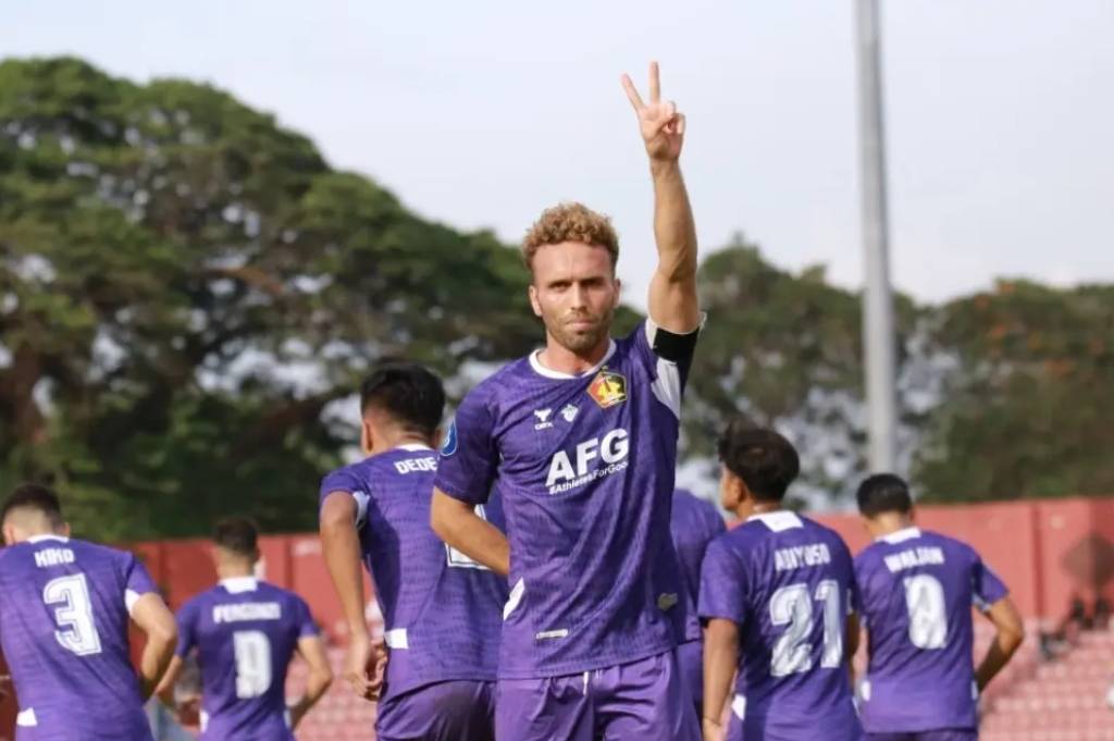 Komentar Menohok Ze Valente soal Pelemparan Batu ke Bus Persik Kediri di Stadion Kanjuruhan