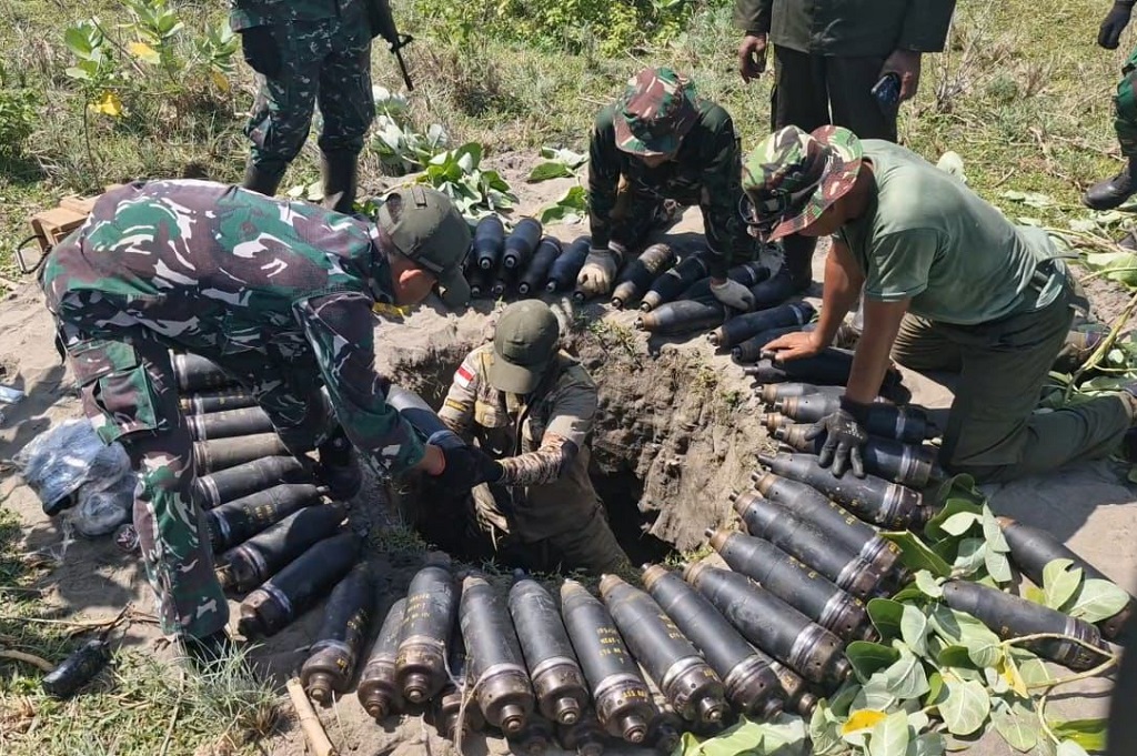 TNI soal Warga Sipil di Lokasi Ledakan Amunisi: Biasa Ambil Sisa Besi untuk Dijual