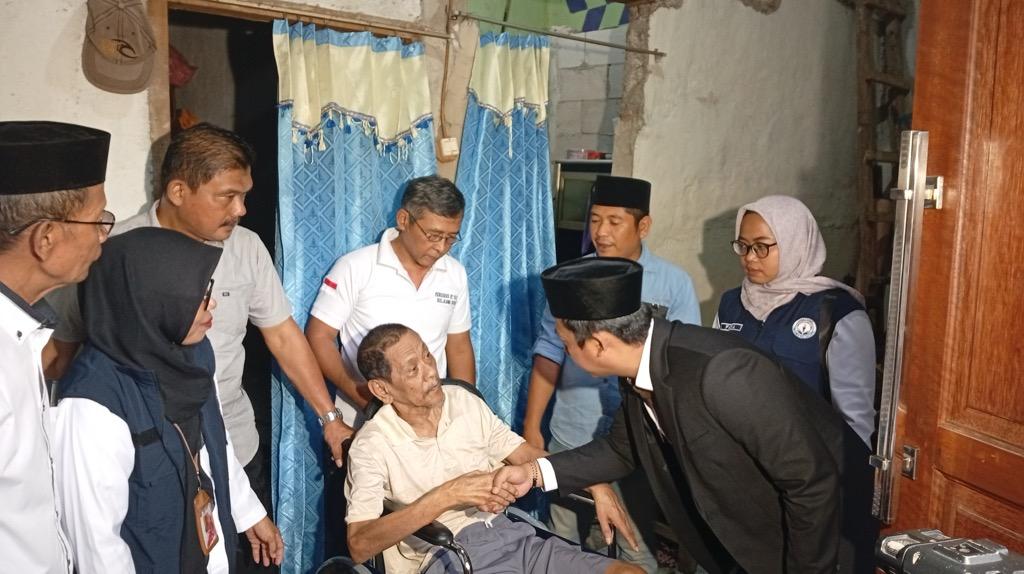 Dapat Bantuan dari Dewan Perindo Dina Masyusin, Ketua RT 11 Rawa Buaya: Sangat Bermanfaat