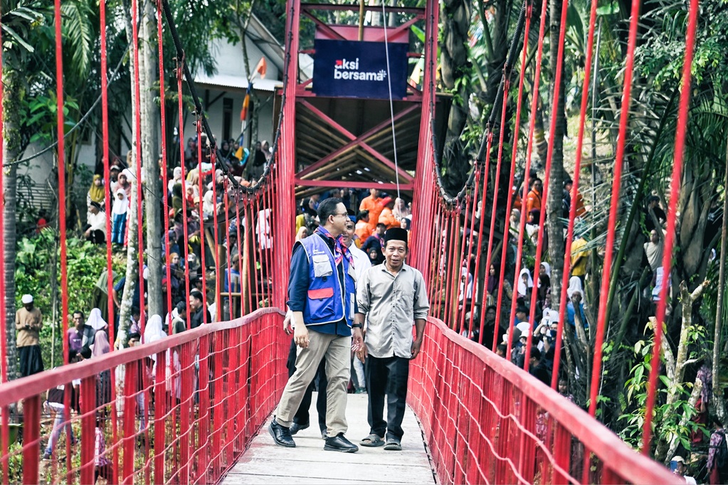 Anies Luncurkan Aksi Bersama, Resmikan Jembatan di Pandeglang Banten