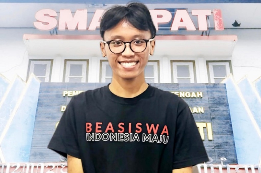 Keren! Anak ART di Pati Ini Diterima 22 Universitas Ternama di AS dan Australia
