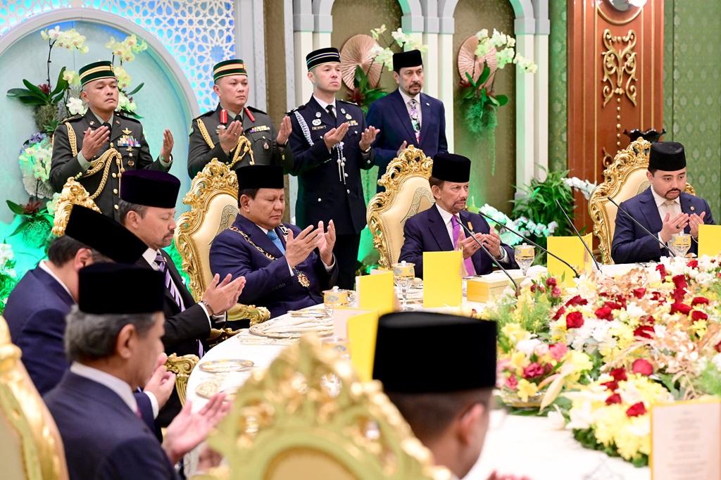 Momen Prabowo Makan Siang dengan Sultan Brunei, Diiringi Lagu Bengawan Solo