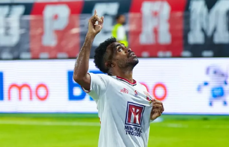 Hasil Liga 1: Yance Sayuri Hattrick, Malut United Bantai PSIS dan Masuk 3 Besar