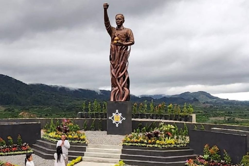 Warga Karo Bangun Patung Jokowi Senilai Rp2,5 Miliar, Simbol Terima Kasih