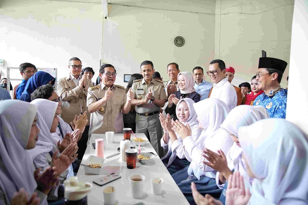 Pramono Luncurkan Program Kantin Sehat Pengganti Sarapan Gratis