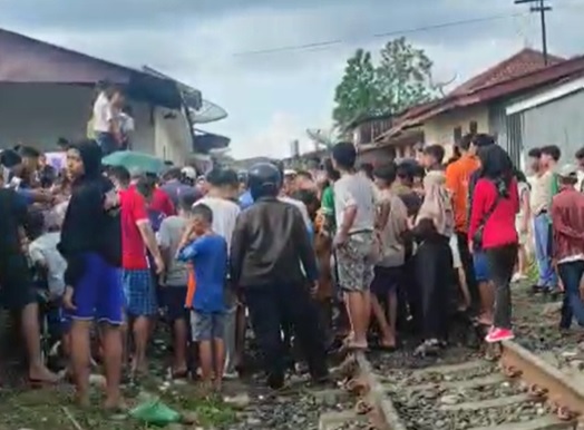 Kecelakaan Maut di Pematangsiantar, Pemotor Tewas Tertabrak KA Siantar Expres