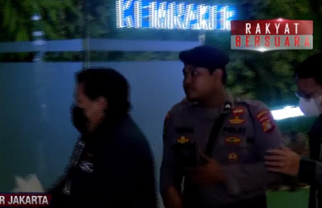 Penampakan Kantor Kemnaker Digeledah KPK, Penyidik Dikawal Polisi