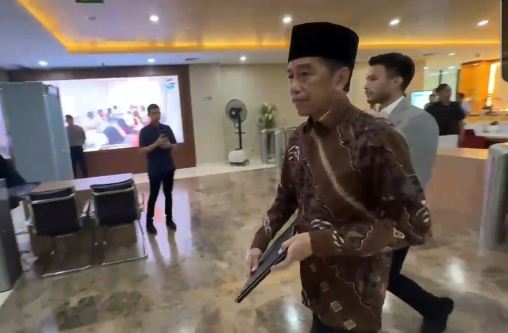 Terungkap Isi Map Hitam yang Dibawa Jokowi saat Diperiksa Bareskrim, Kondisinya Lusuh