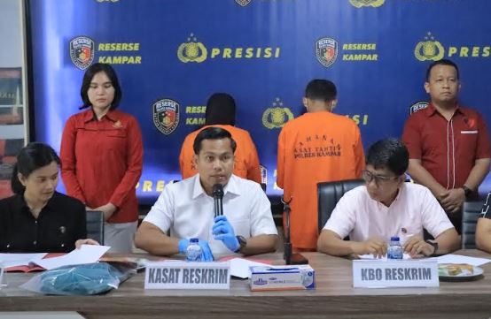 Bejat! Suami Istri di Kampar Riau Paksa Anak Threesome sejak 2014