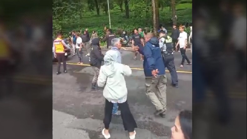 Ricuh Penertiban PKL di Kawasan Wisata Puncak Cisarua, 2 Satpol PP Terluka