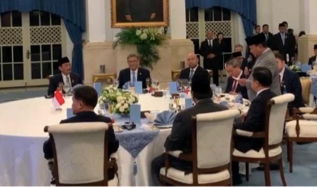 Momen Prabowo Didampingi Didit Jamu Makan Siang PM China di Istana Negara   