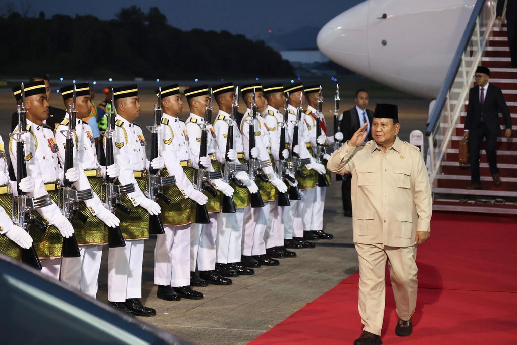 Tiba di Subang Malaysia, Prabowo Siap Hadiri KTT ke-46 ASEAN Besok