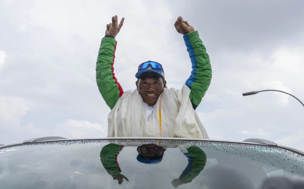 Rekor! Kami Rita Taklukkan Puncak Gunung Everest 31 Kali