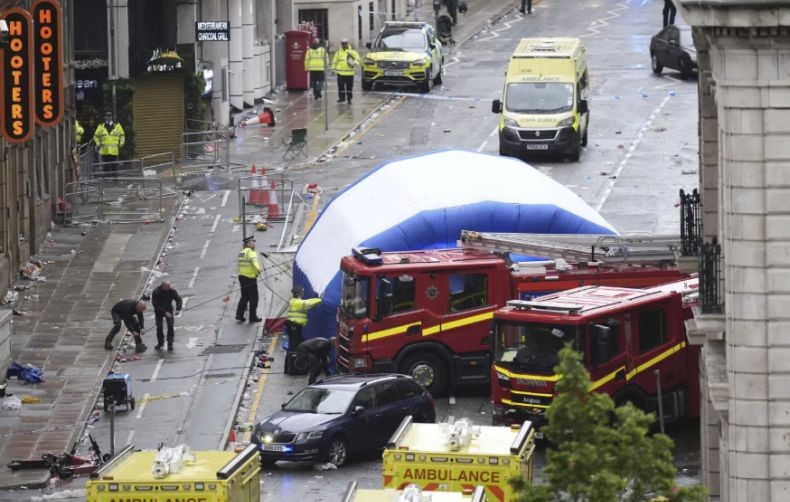 Mobil Seruduk Kerumunan Fans Liverpool saat Parade Kemenangan, 47 Orang Luka