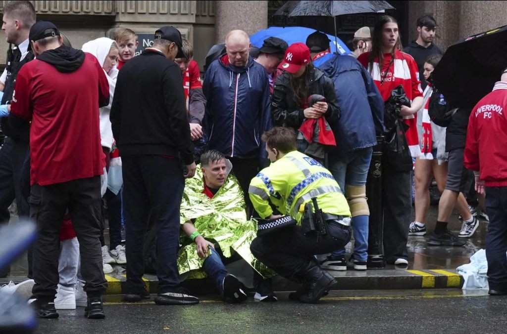 Mobil Seruduk Puluhan Fans Liverpool, Pelaku Diduga Pakai Narkoba