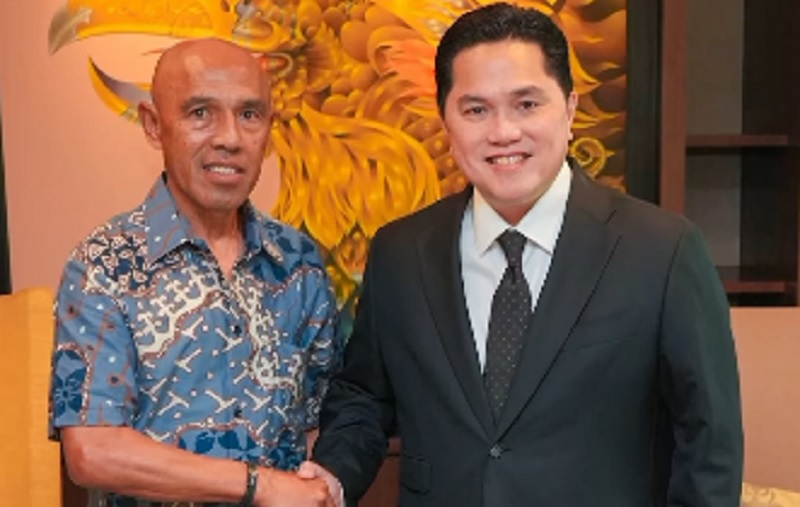 Erick Thohir Bicara 4 Mata dengan Simon Tahamata, Ini yang Dibahas