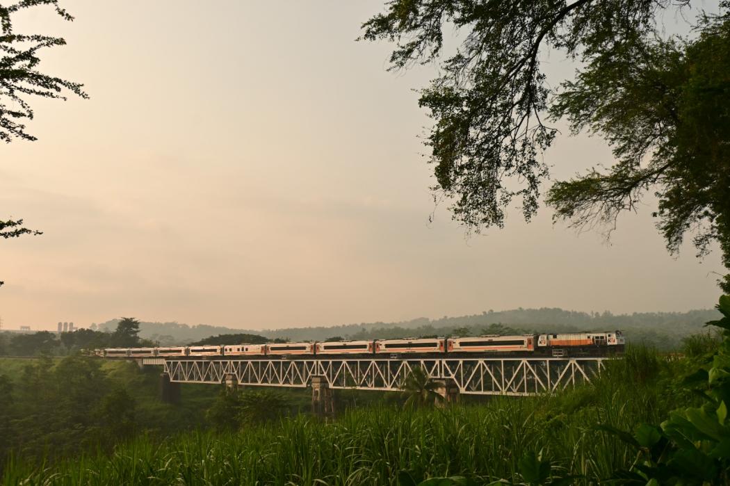 Keindahan Pemandangan Jembatan Lahor, Warisan Lintasan Kereta Era Hindia Belanda