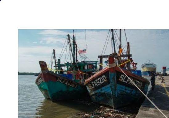2 Kapal Pencuri Ikan Berbendera Malaysia Ditangkap di Selat Malaka
