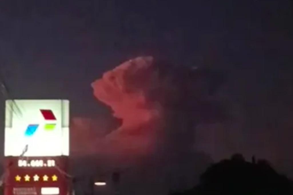 Viral Video Bernarasi Gunung Kelud Meletus, Benarkah?