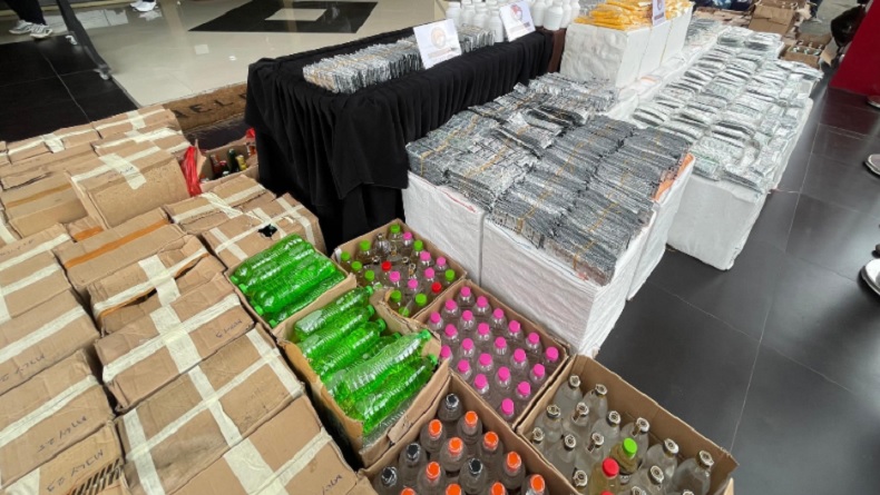 Operasi Besar-besaran di Bandung, 2 Juta Obat Keras Ilegal Disita 94 Orang Ditangkap