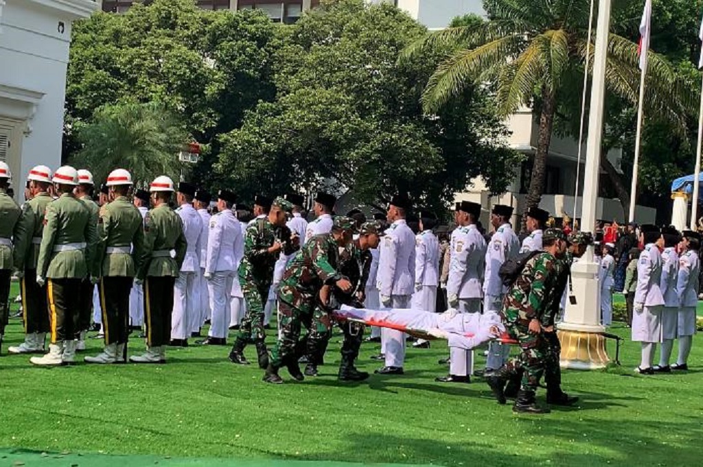 Momen Anggota Paskibraka Pingsan saat Upacara Hari Pancasila yang Dipimpin Prabowo