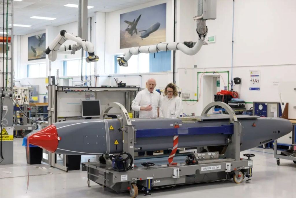 Inggris Bangun 6 Pabrik Senjata Siap-Siap Hadapi Rusia, Mungkinkah Perang Terjadi?