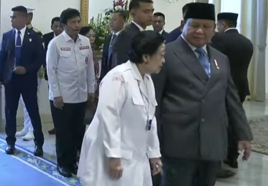 Foto-Foto Akrabnya Prabowo dan Megawati, Bercanda-Berbisik di Hari Lahir Pancasila