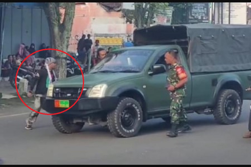 Viral Oknum Ormas GPK Tendang Mobil TNI di Magelang, Nyaris Adu Jotos di Jalan